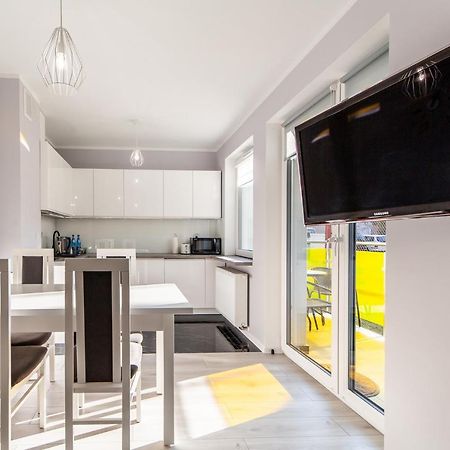 Kolorowe Balkony - Sloneczny Apartament W Miedzyzdrojach By Noclegi Renters เมียนซิดดรอแย ภายนอก รูปภาพ