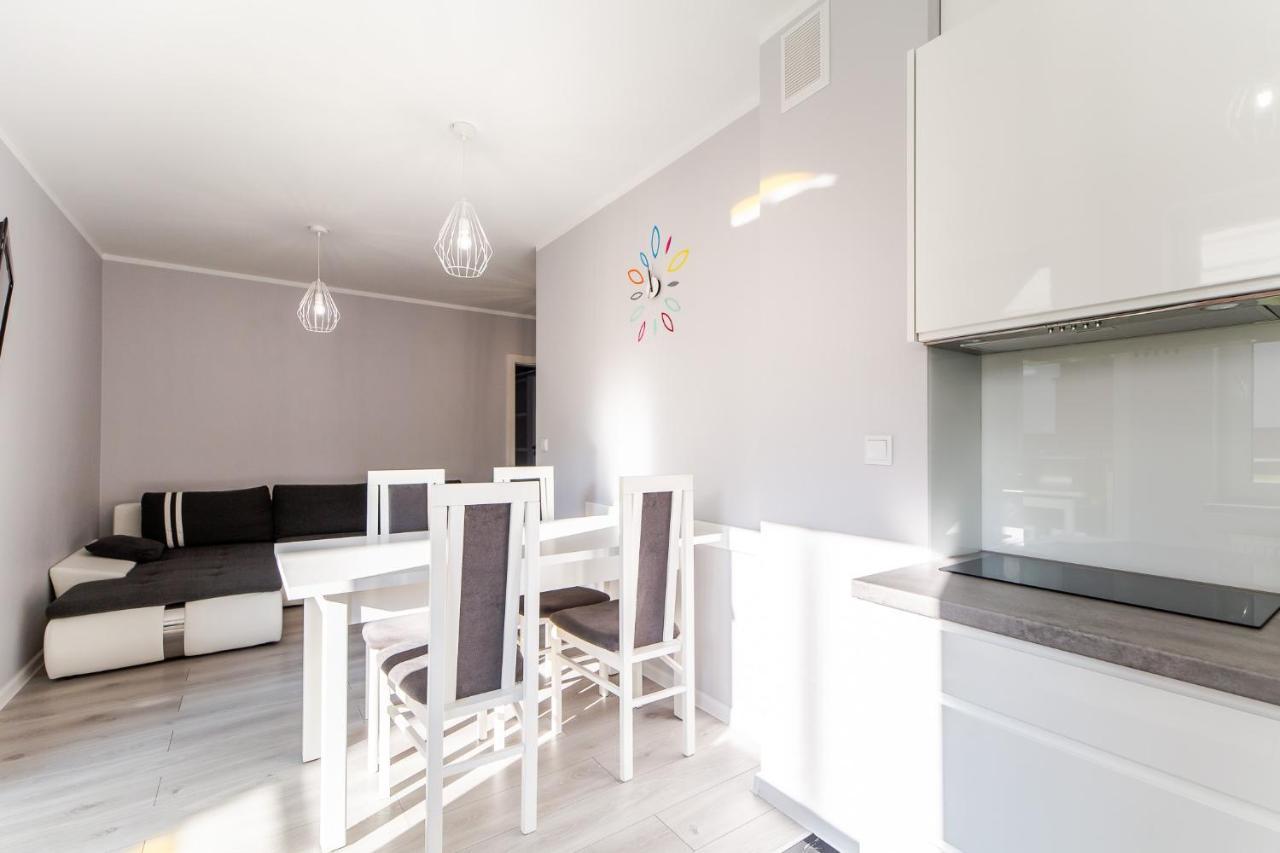 Kolorowe Balkony - Sloneczny Apartament W Miedzyzdrojach By Noclegi Renters เมียนซิดดรอแย ภายนอก รูปภาพ